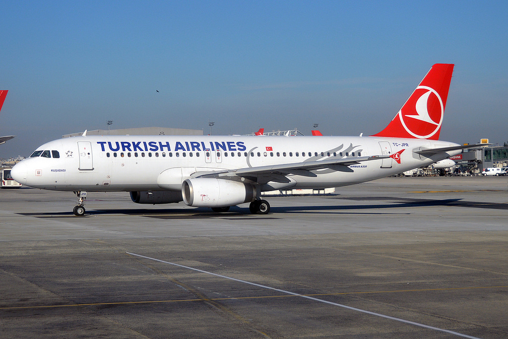 Photo of THY Turkish Airlines TC-JPR, Airbus A320