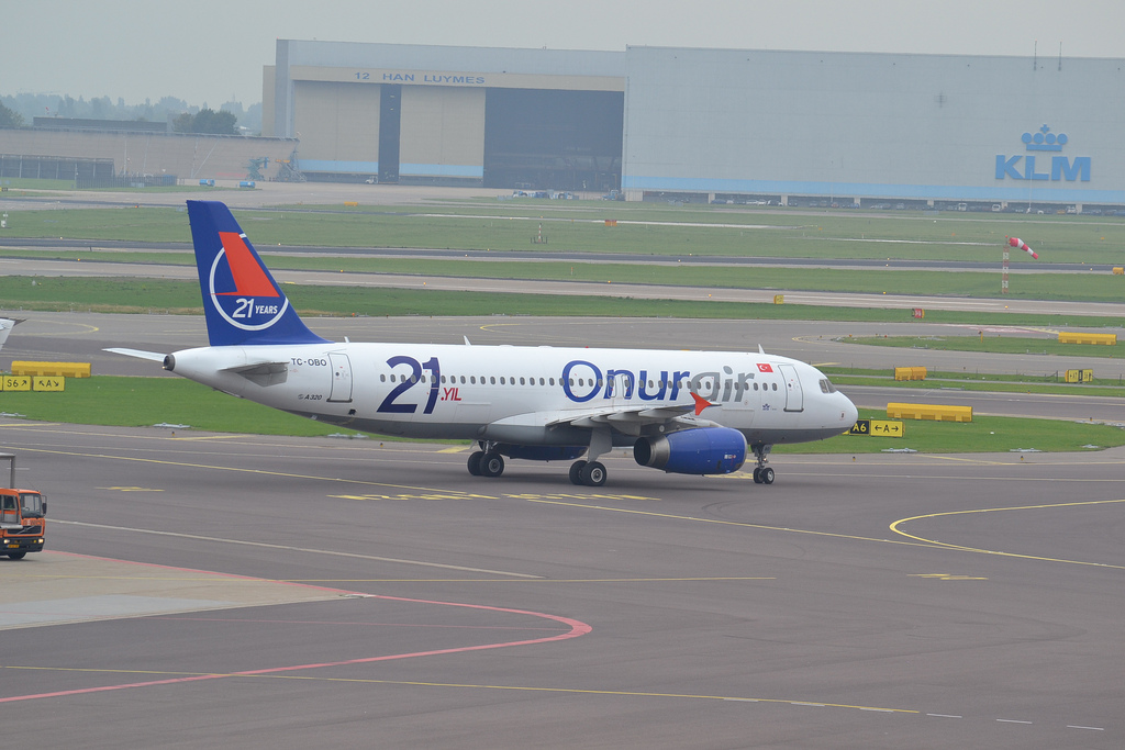 Photo of Onur Air TC-OBO, Airbus A320