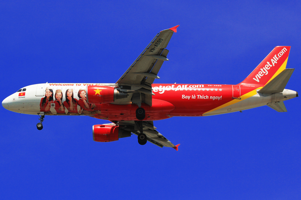 Photo of Vietjet Air VN-A689, Airbus A320