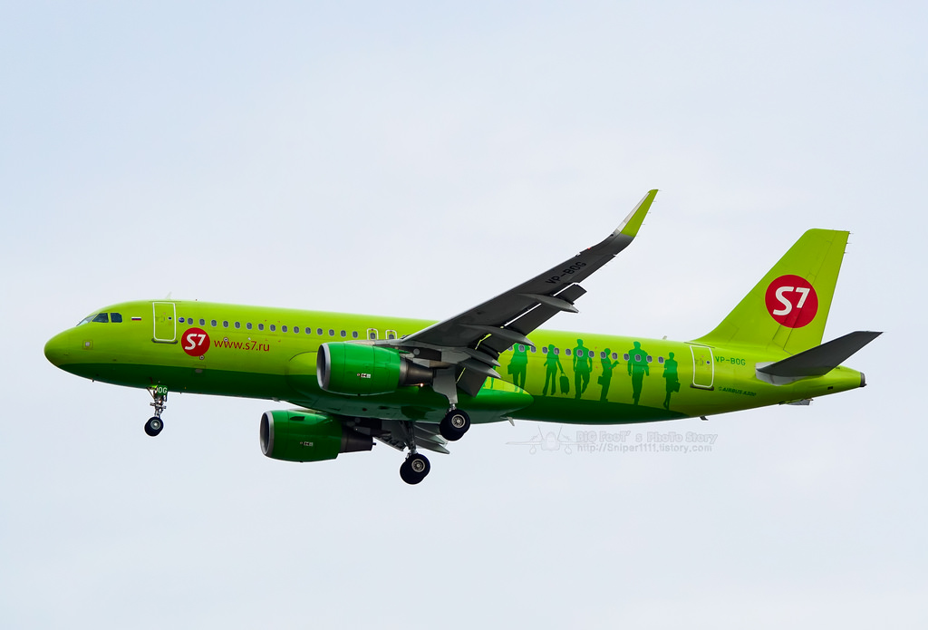 Photo of S7 Airlines VP-BOG, Airbus A320