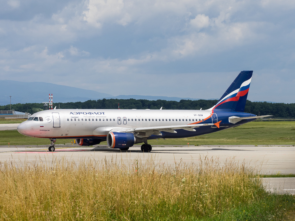 Photo of Ural Airlines VP-BQW, Airbus A320