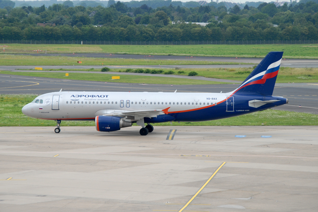 Photo of Ural Airlines VQ-BAX, Airbus A320