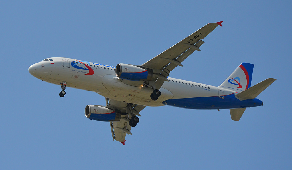 Photo of Ural Airlines VQ-BGJ, Airbus A320
