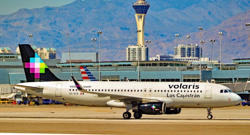 Photo of Volaris XA-VLN, Airbus A320