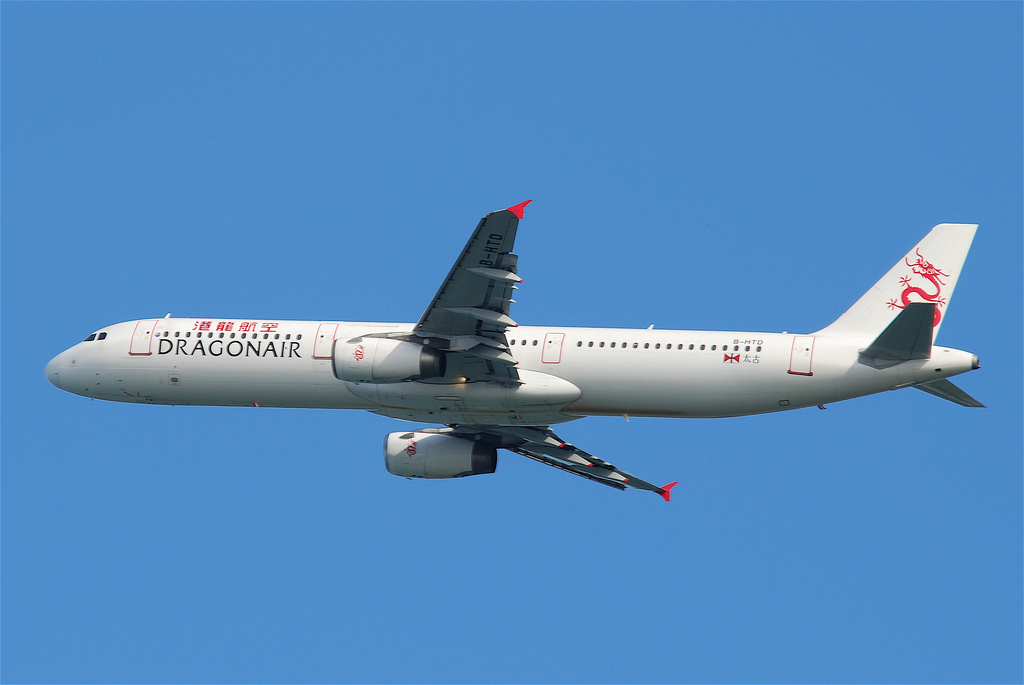 Photo of Cathay Dragon B-HTD, Airbus A321