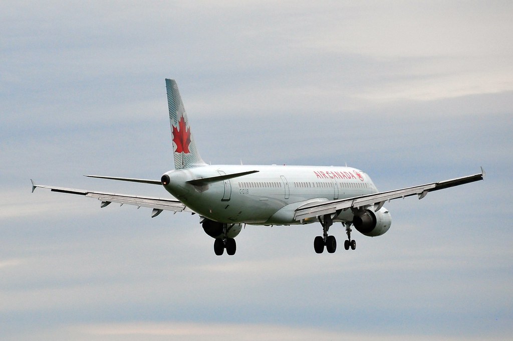 Photo of Air Canada C-GIUB, Airbus A321