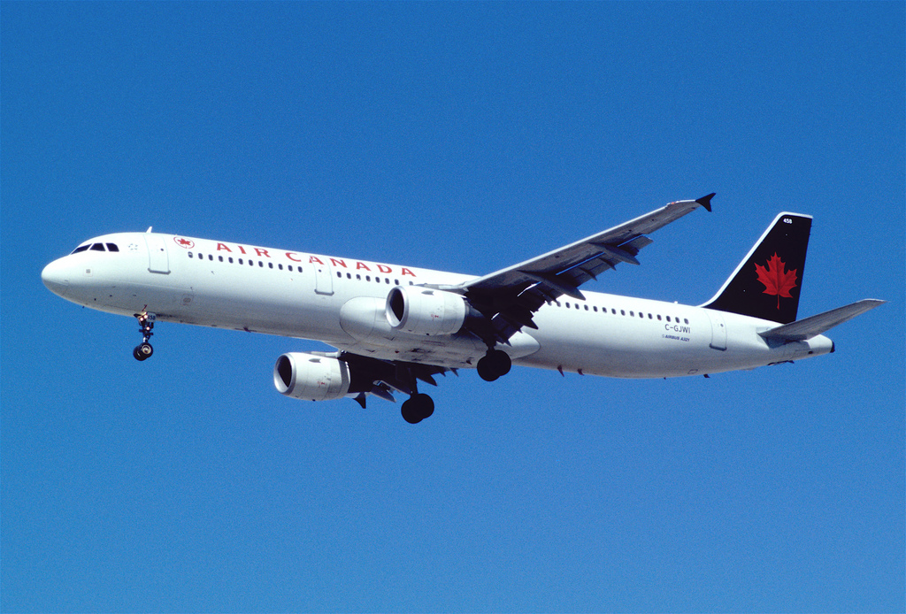 Photo of Air Canada C-GJWI, Airbus A321