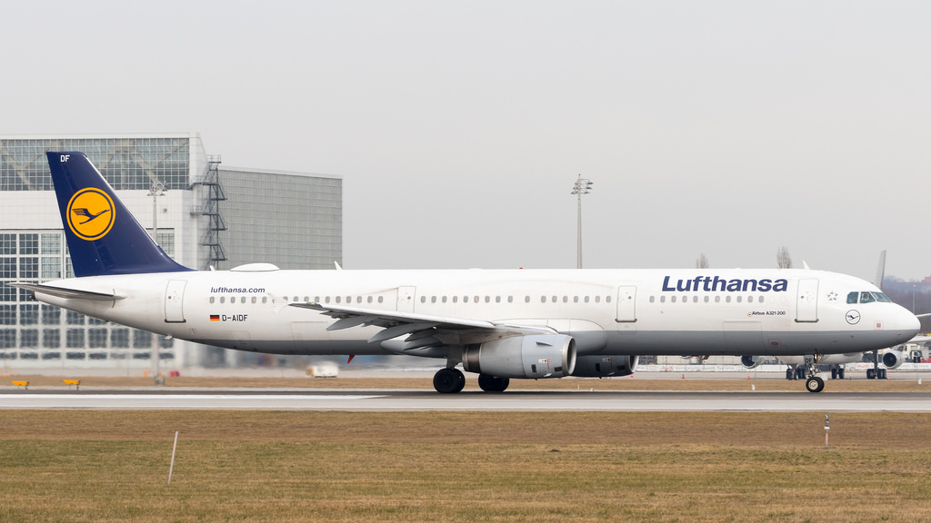 Photo of Lufthansa D-AIDF, Airbus A321
