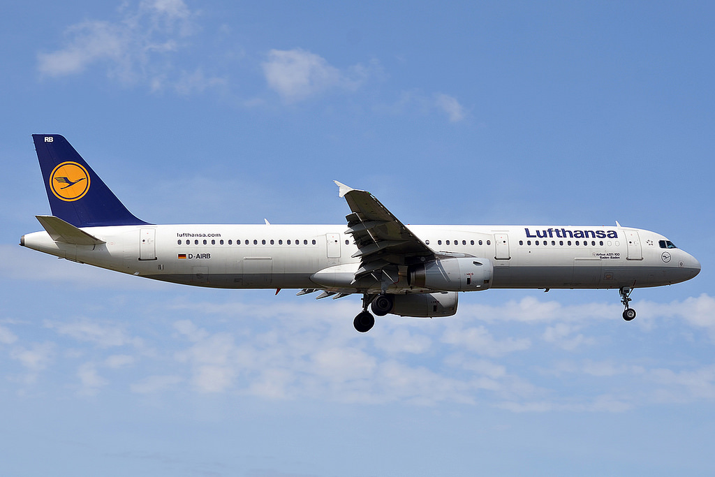 Photo of Lufthansa D-AIRB, Airbus A321