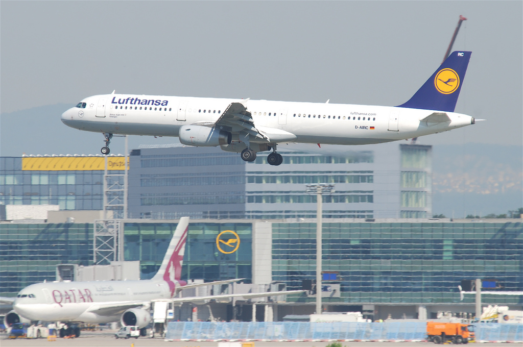 Photo of Lufthansa D-AIRC, Airbus A321