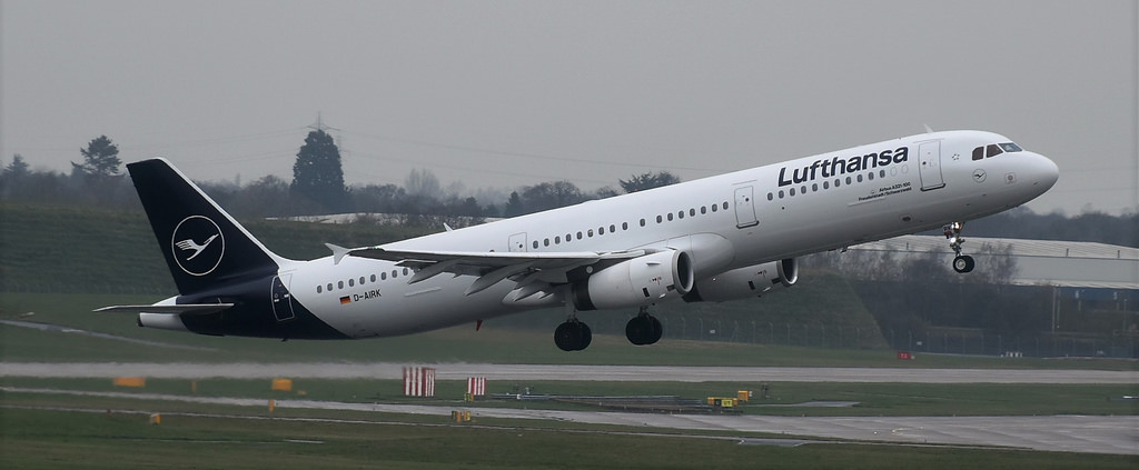 Photo of Lufthansa D-AIRK, Airbus A321