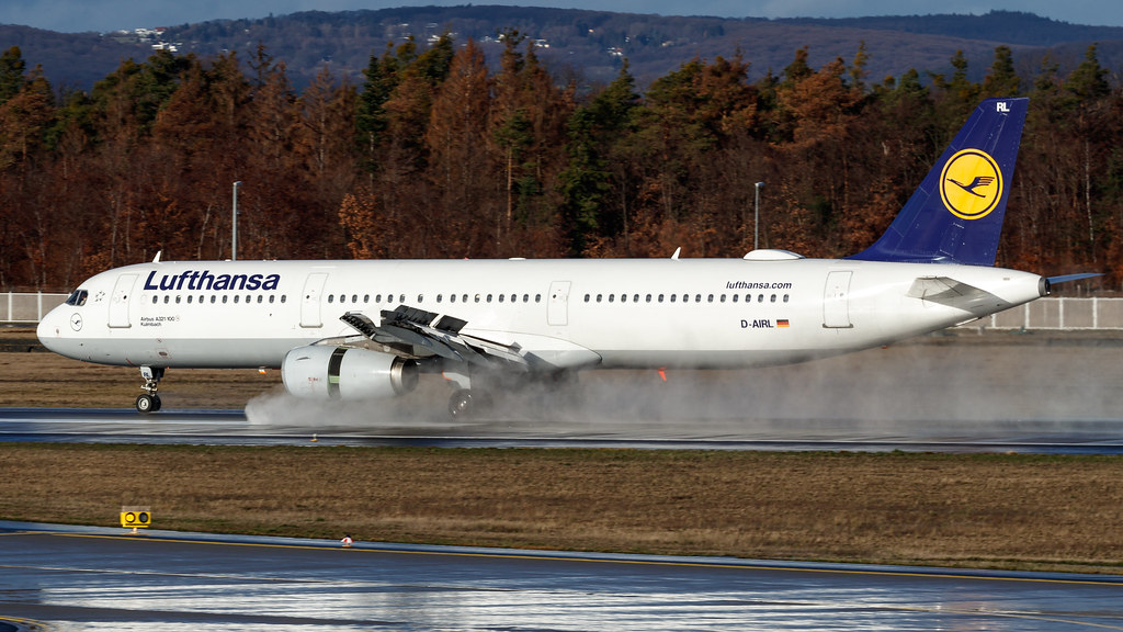 Photo of Lufthansa D-AIRL, Airbus A321