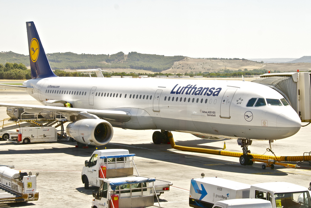 Photo of Lufthansa D-AIRM, Airbus A321