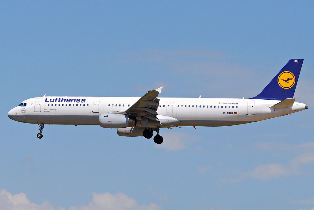 Photo of Lufthansa D-AIRU, Airbus A321