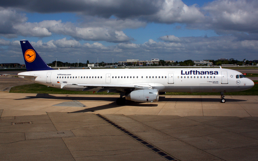 Photo of Lufthansa D-AIRU, Airbus A321