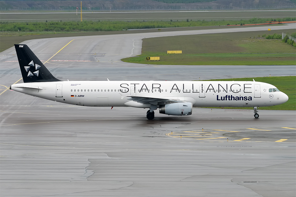 Photo of Lufthansa D-AIRW, Airbus A321