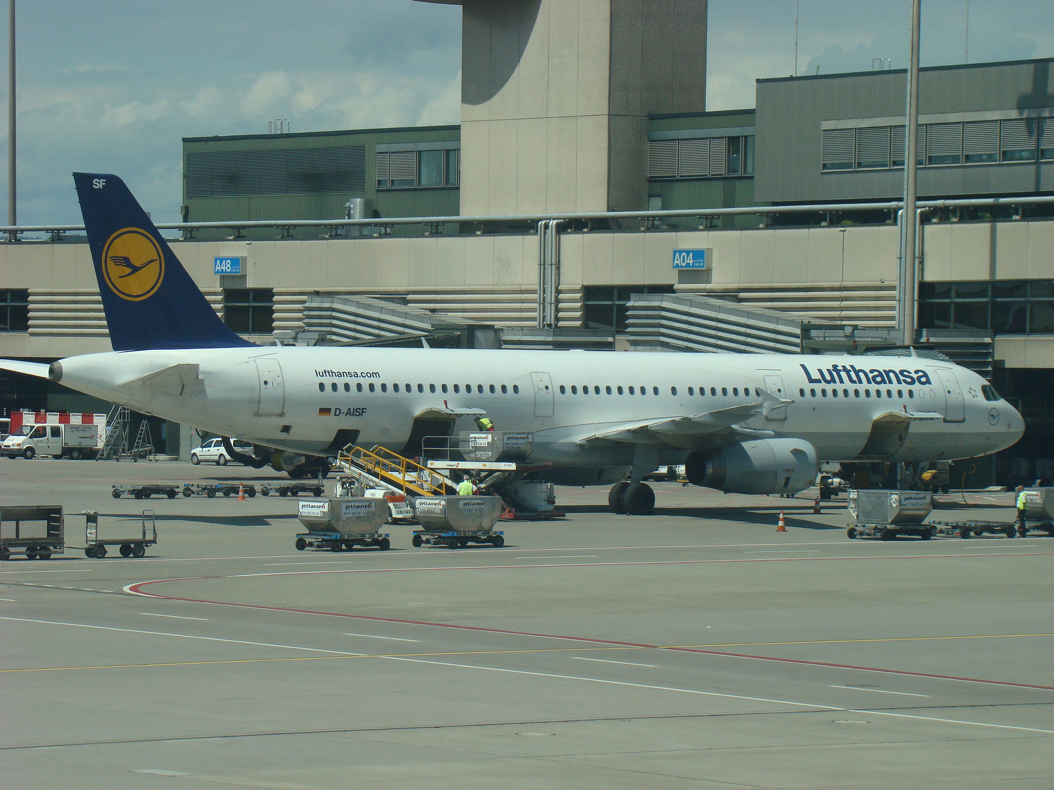 Photo of Lufthansa D-AISF, Airbus A321