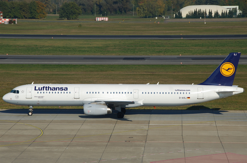 Photo of Lufthansa D-AISJ, Airbus A321