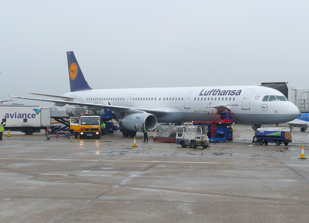 Photo of Lufthansa D-AISV, Airbus A321