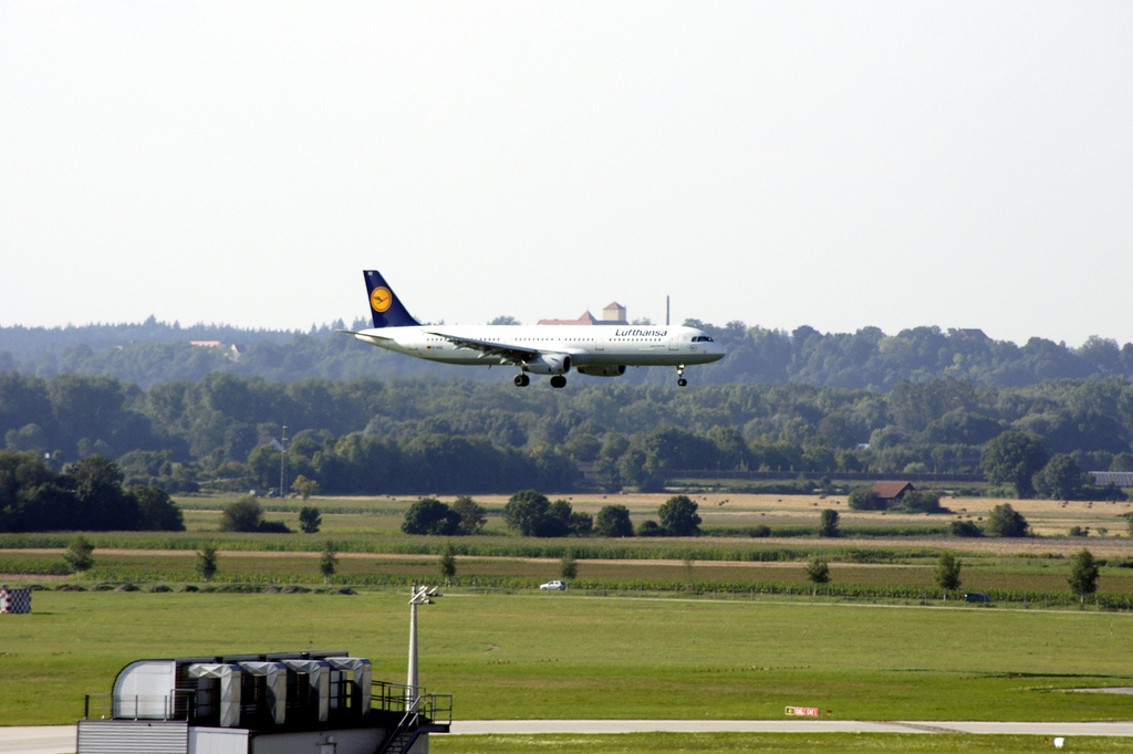 Photo of Lufthansa D-AISZ, Airbus A321