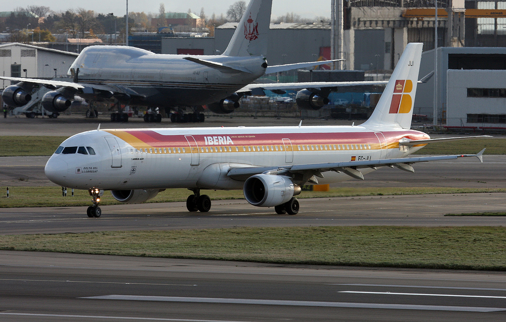 Photo of Iberia Express EC-JLI, Airbus A321