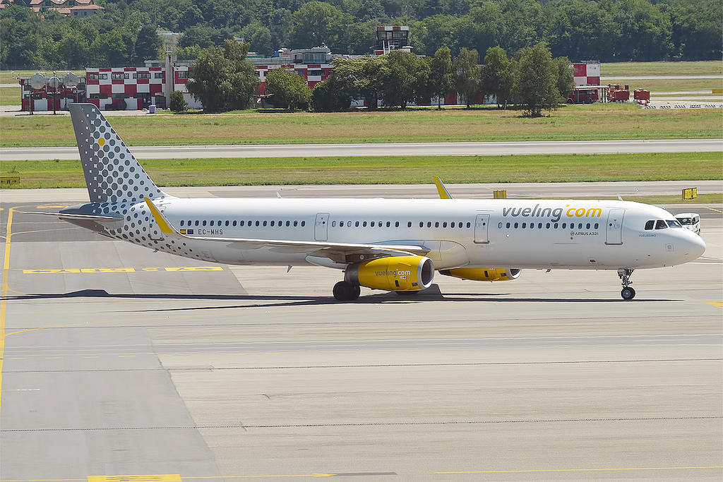 Photo of Vueling EC-MHS, Airbus A321