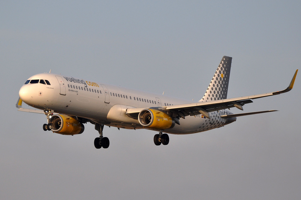 Photo of Vueling EC-MHS, Airbus A321