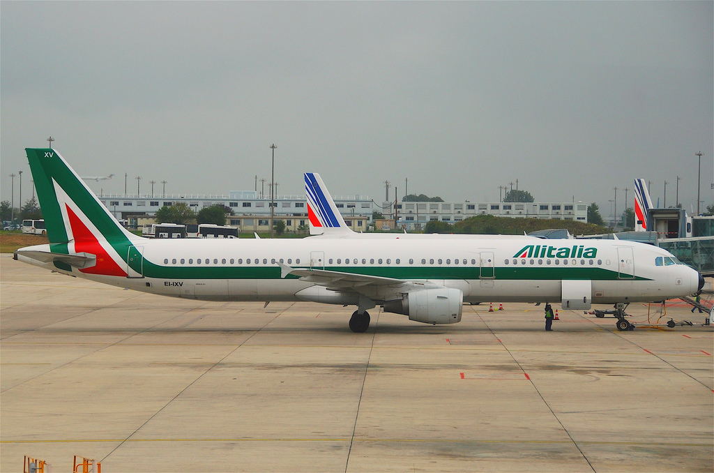 Photo of Alitalia EI-IXV, Airbus A321