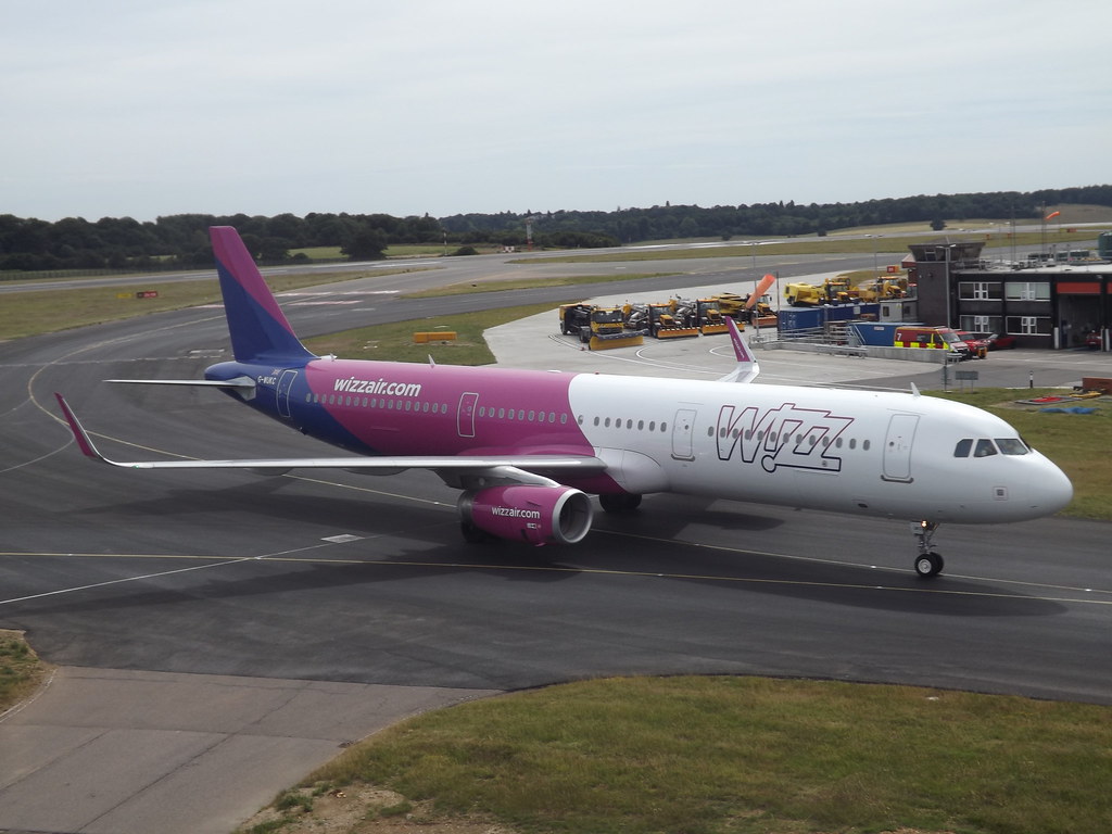 Photo of Wizz Air UK G-WUKC, Airbus A321