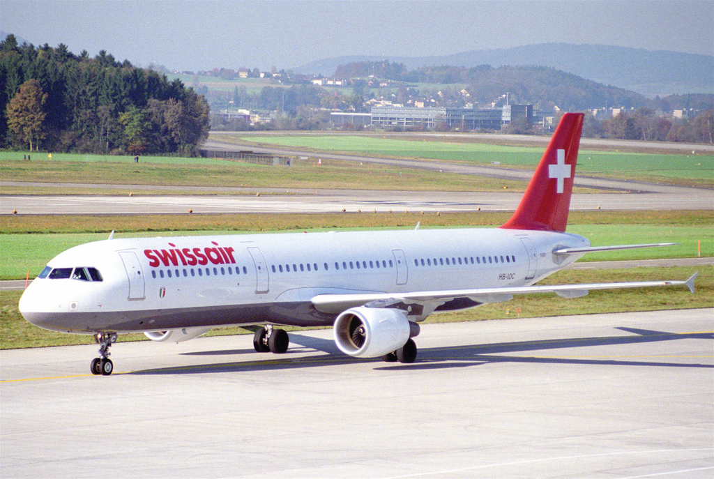 Photo of Swiss International Airlines HB-IOC, Airbus A321