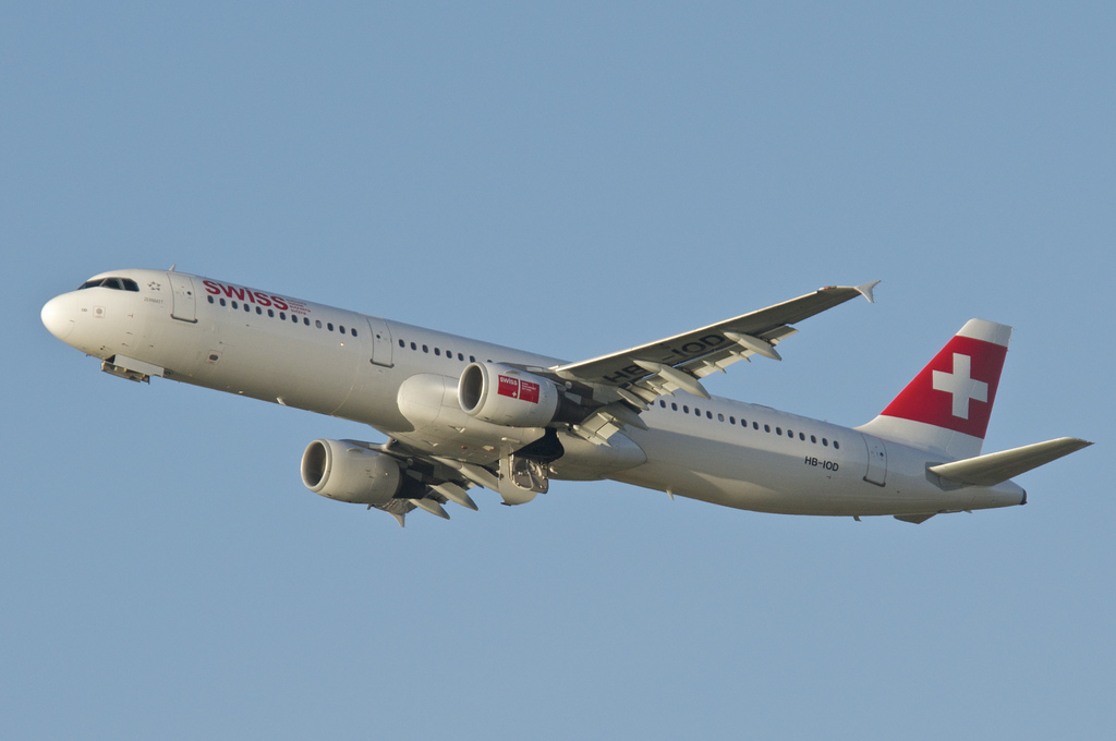 Photo of Swiss International Airlines HB-IOD, Airbus A321