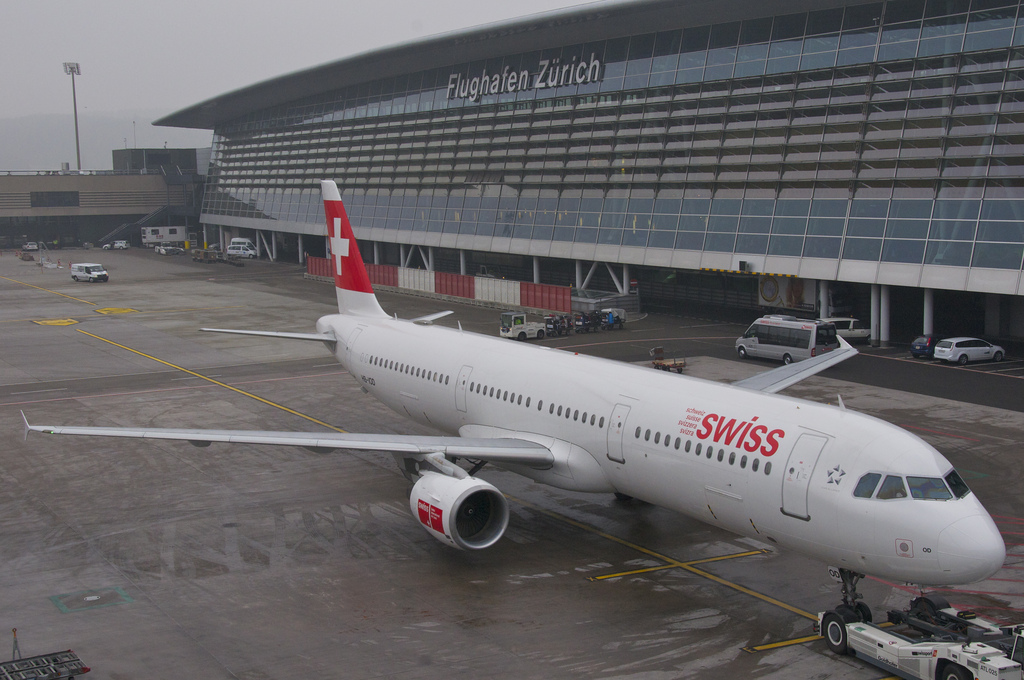 Photo of Swiss International Airlines HB-IOD, Airbus A321