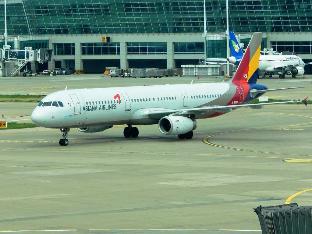 Photo of Asiana Airlines HL8265, Airbus A321