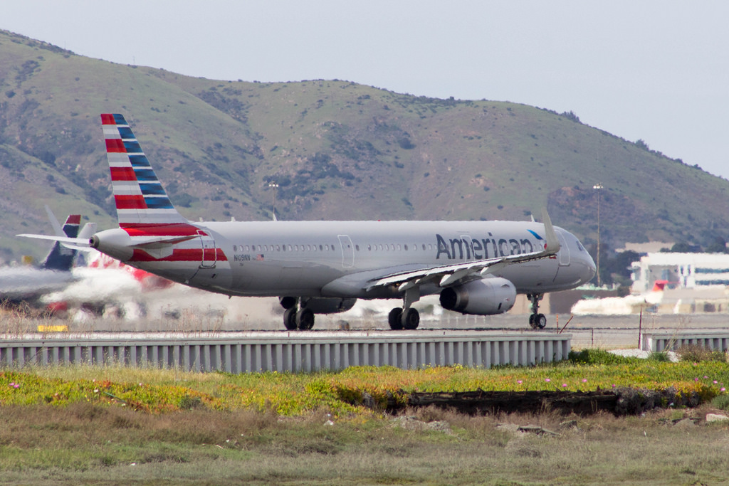 Photo of American Airlines N109NN, Airbus A321