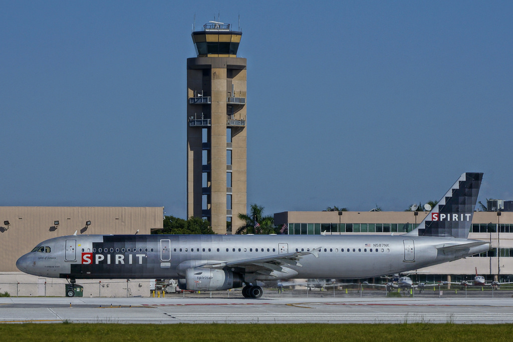 Photo of Spirit Airlines N587NK, Airbus A321