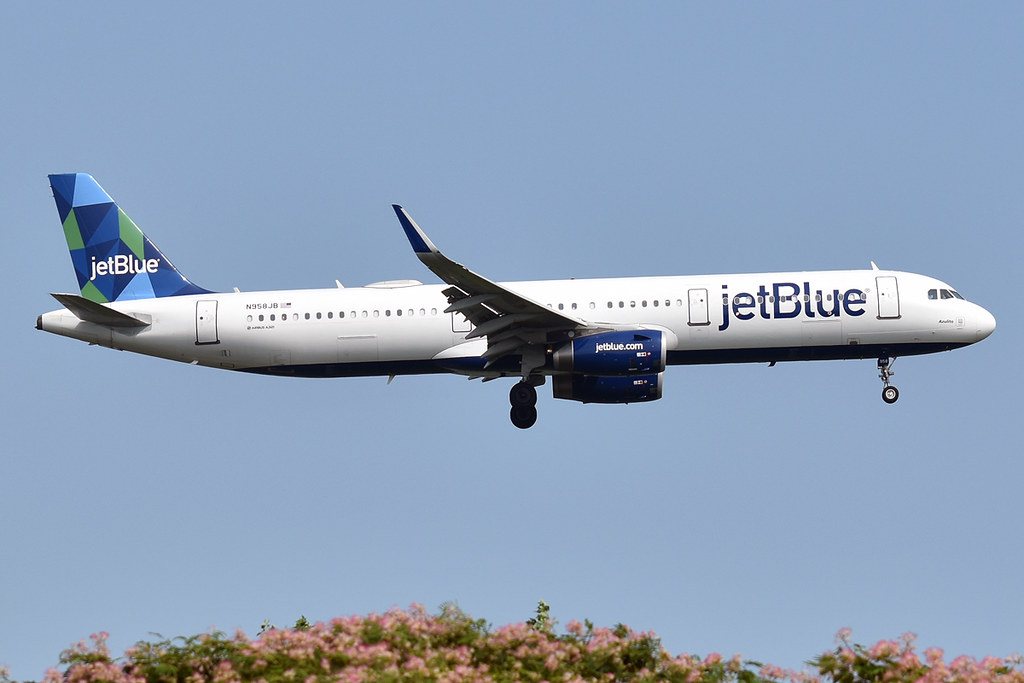 Photo of Jetblue N958JB, Airbus A321