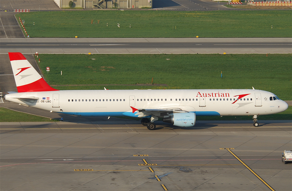 Photo of Austrian Airlines OE-LBC, Airbus A321