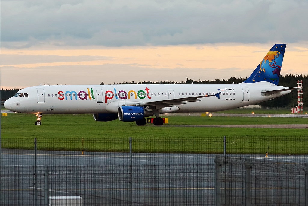 Photo of Small Planet Airlines SP-HAZ, Airbus A321