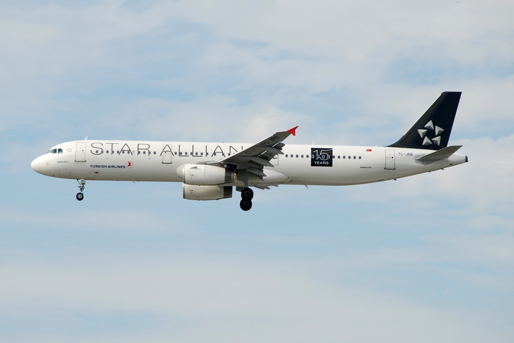 Photo of THY Turkish Airlines TC-JRB, Airbus A321