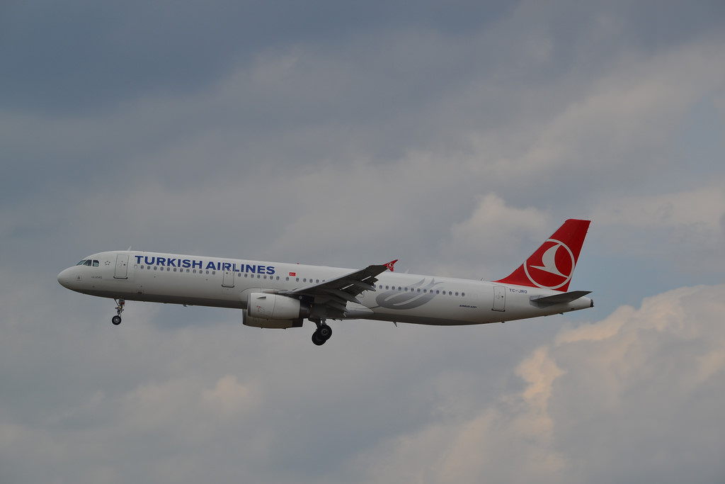 Photo of THY Turkish Airlines TC-JRO, Airbus A321