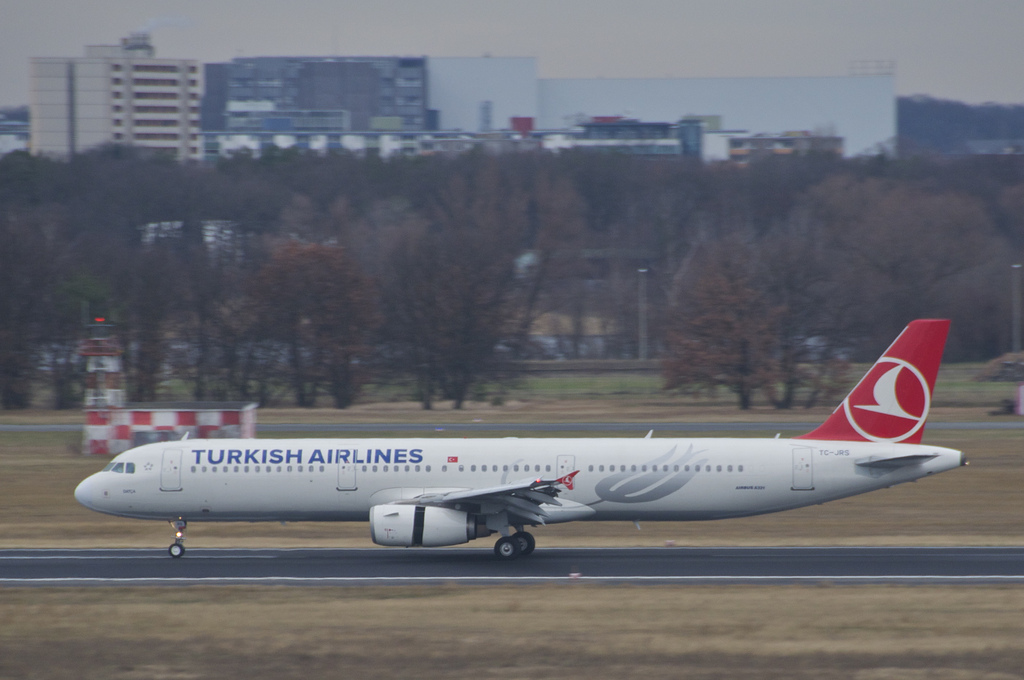Photo of THY Turkish Airlines TC-JRS, Airbus A321