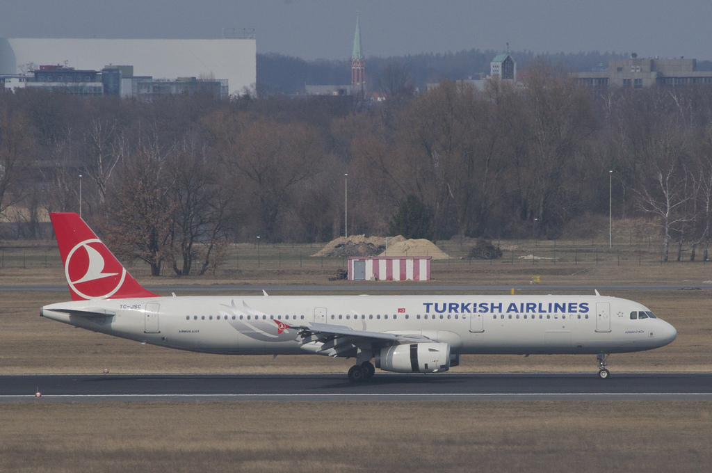 Photo of THY Turkish Airlines TC-JSC, Airbus A321