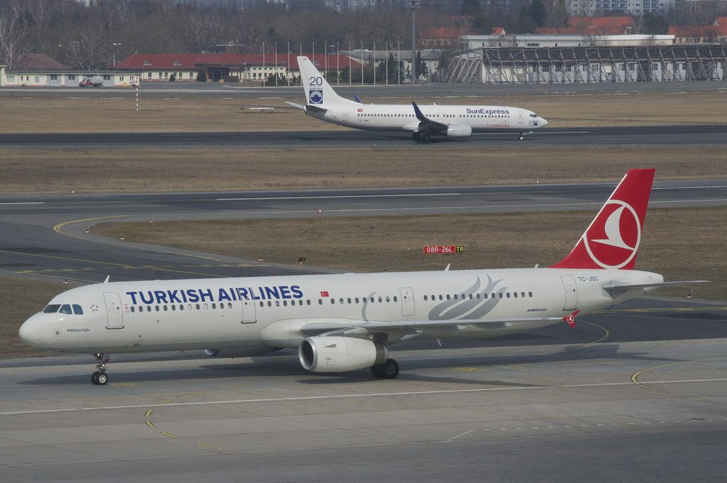 Photo of THY Turkish Airlines TC-JSC, Airbus A321