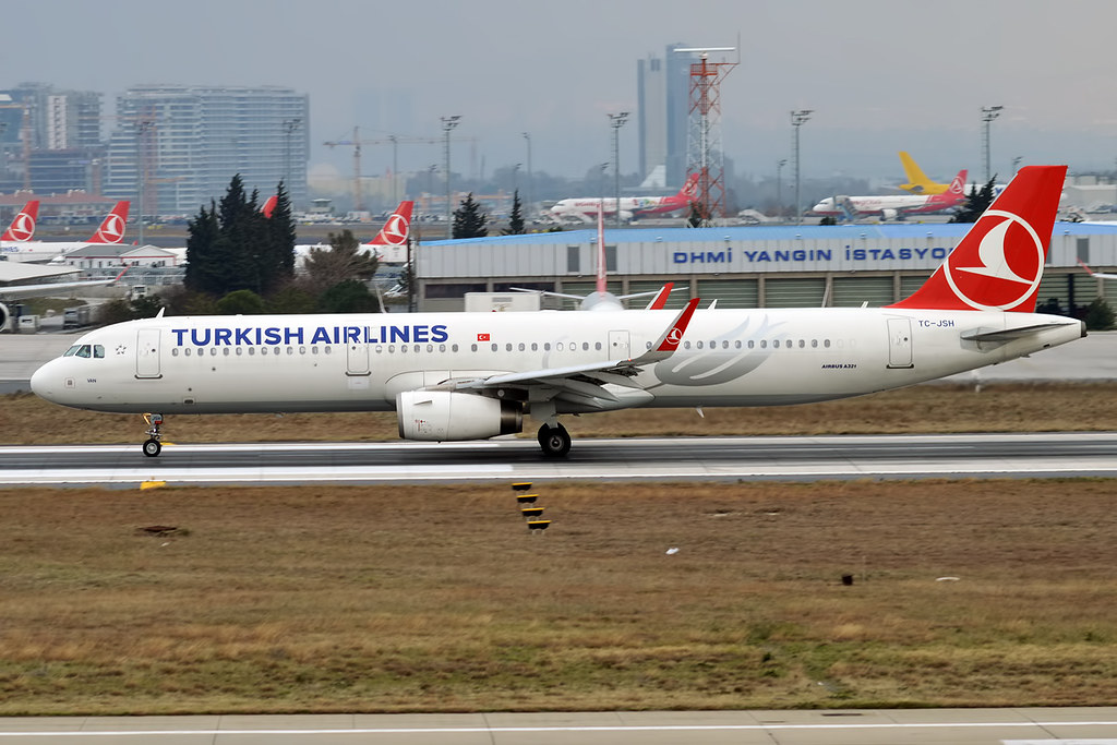 Photo of THY Turkish Airlines TC-JSH, Airbus A321