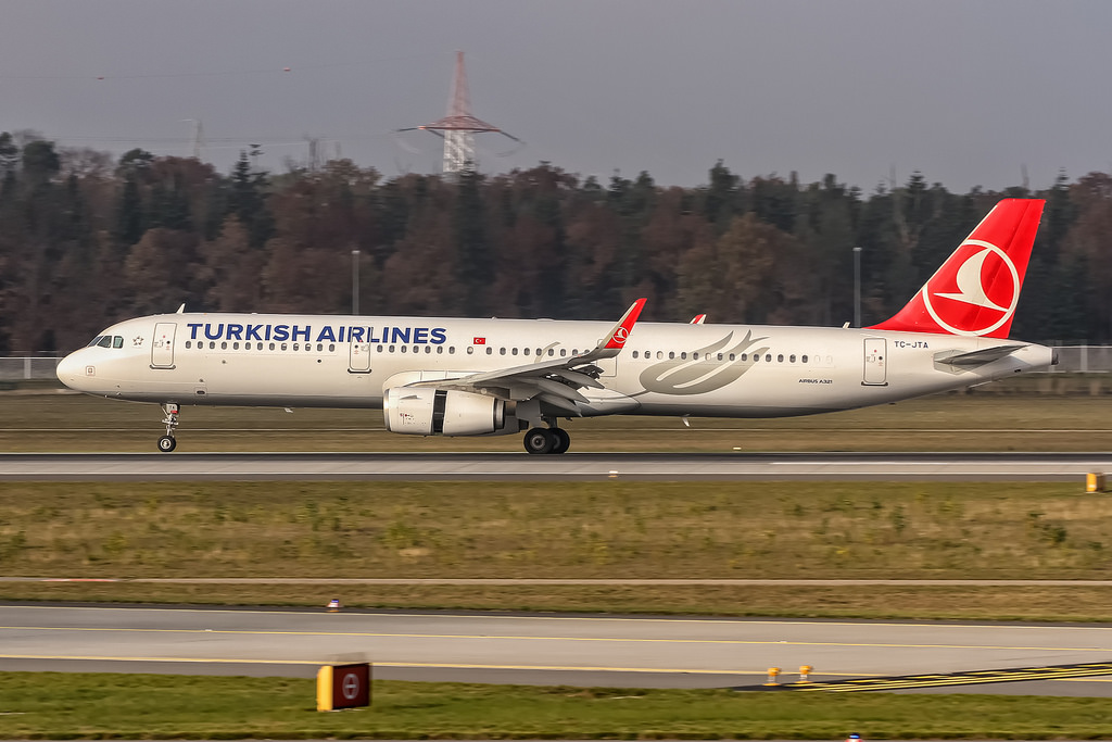 Photo of THY Turkish Airlines TC-JTA, Airbus A321