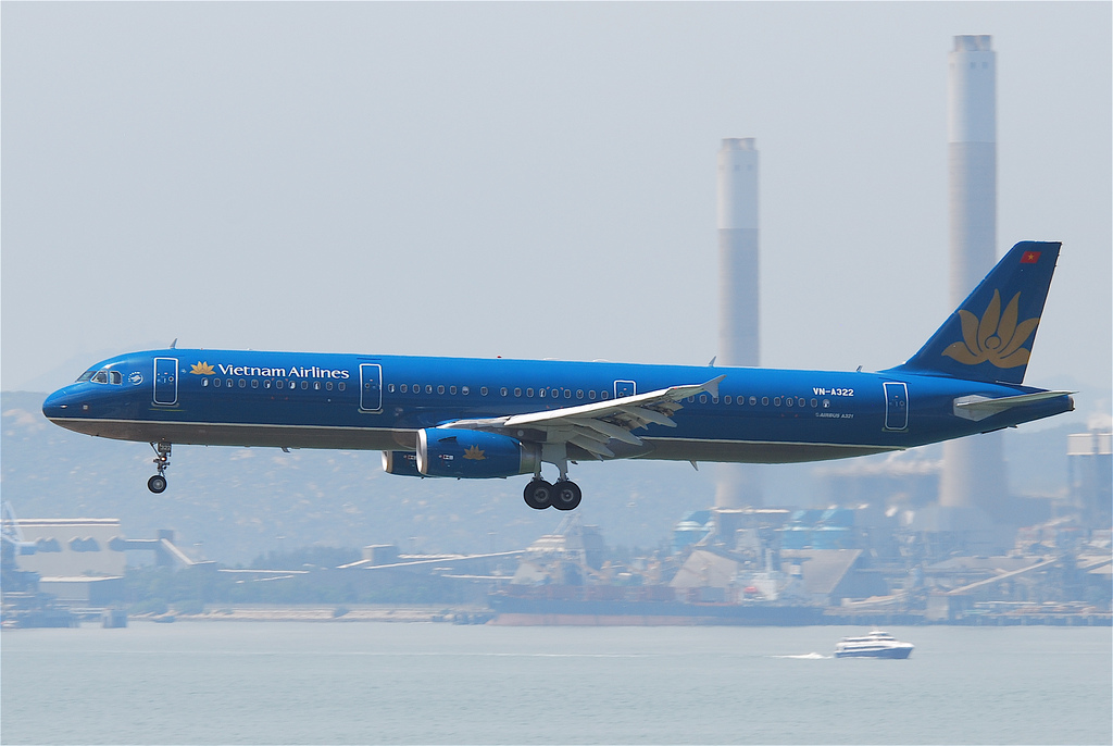 Photo of Vietnam Airlines VN-A322, Airbus A321