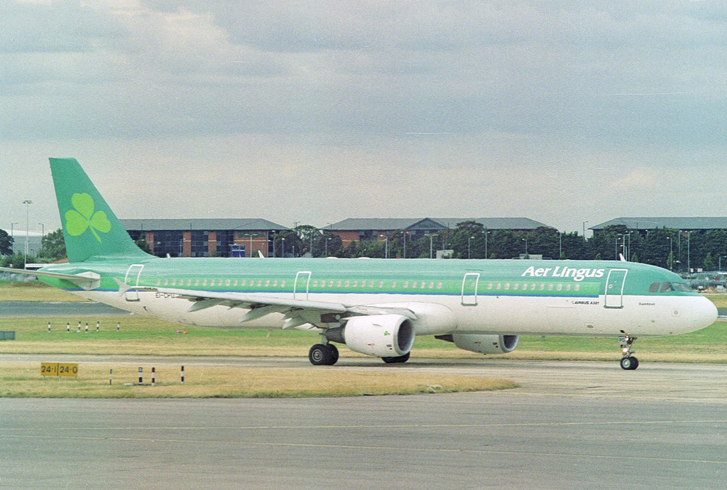 Photo of Ural Airlines VQ-BKH, Airbus A321
