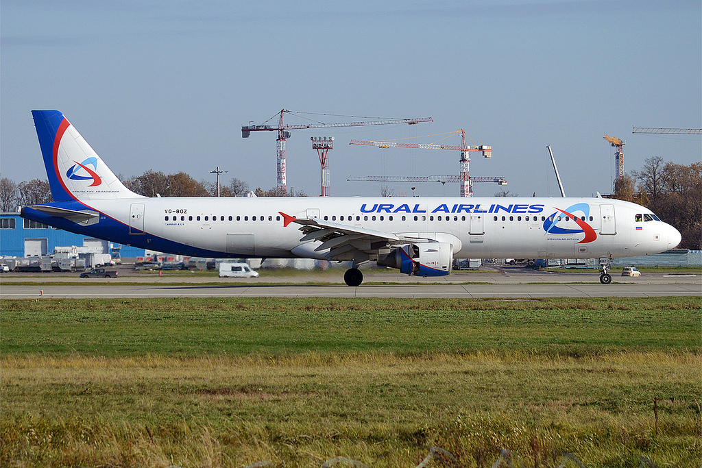 Photo of Ural Airlines VQ-BOZ, Airbus A321