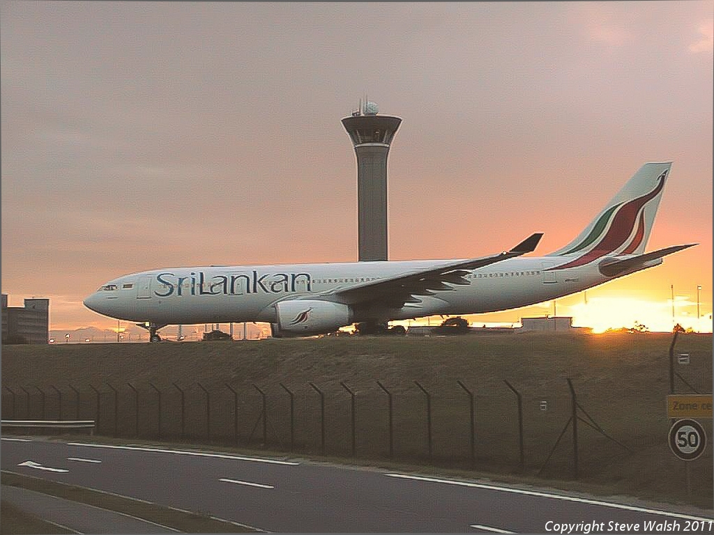 Photo of Srilankan Airlines 4R-ALC, Airbus A330-200