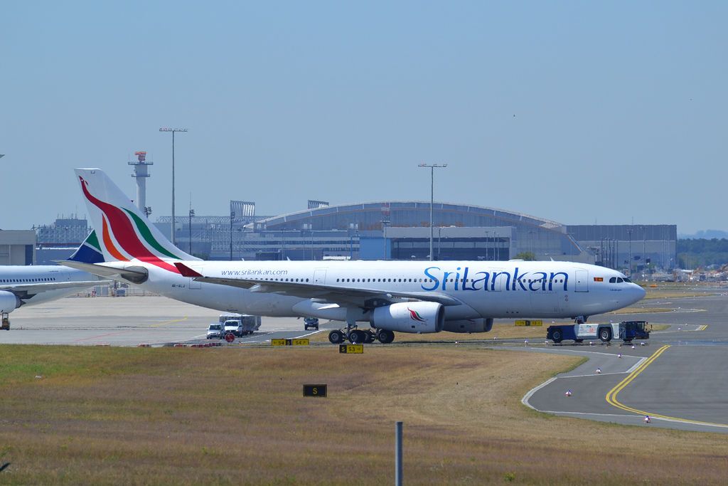 Photo of Srilankan Airlines 4R-ALJ, Airbus A330-200